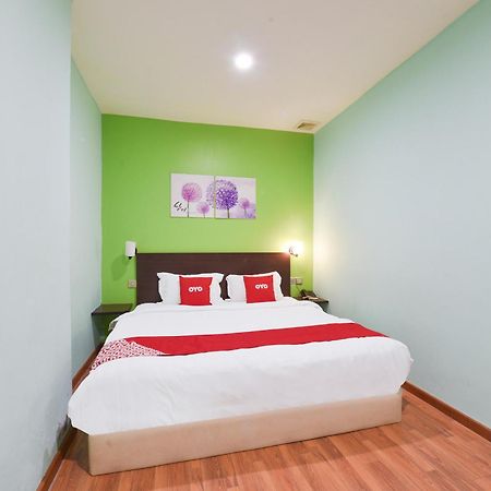 Hotel O G Home Hotel, Kota Bharu, Kelantan. Zewnętrze zdjęcie