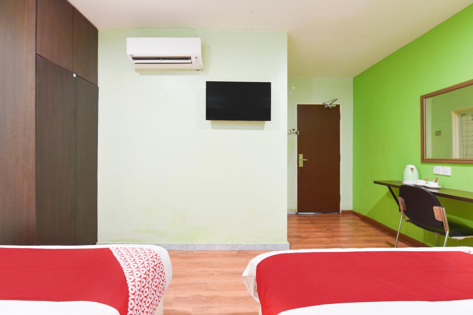 Hotel O G Home Hotel, Kota Bharu, Kelantan. Zewnętrze zdjęcie